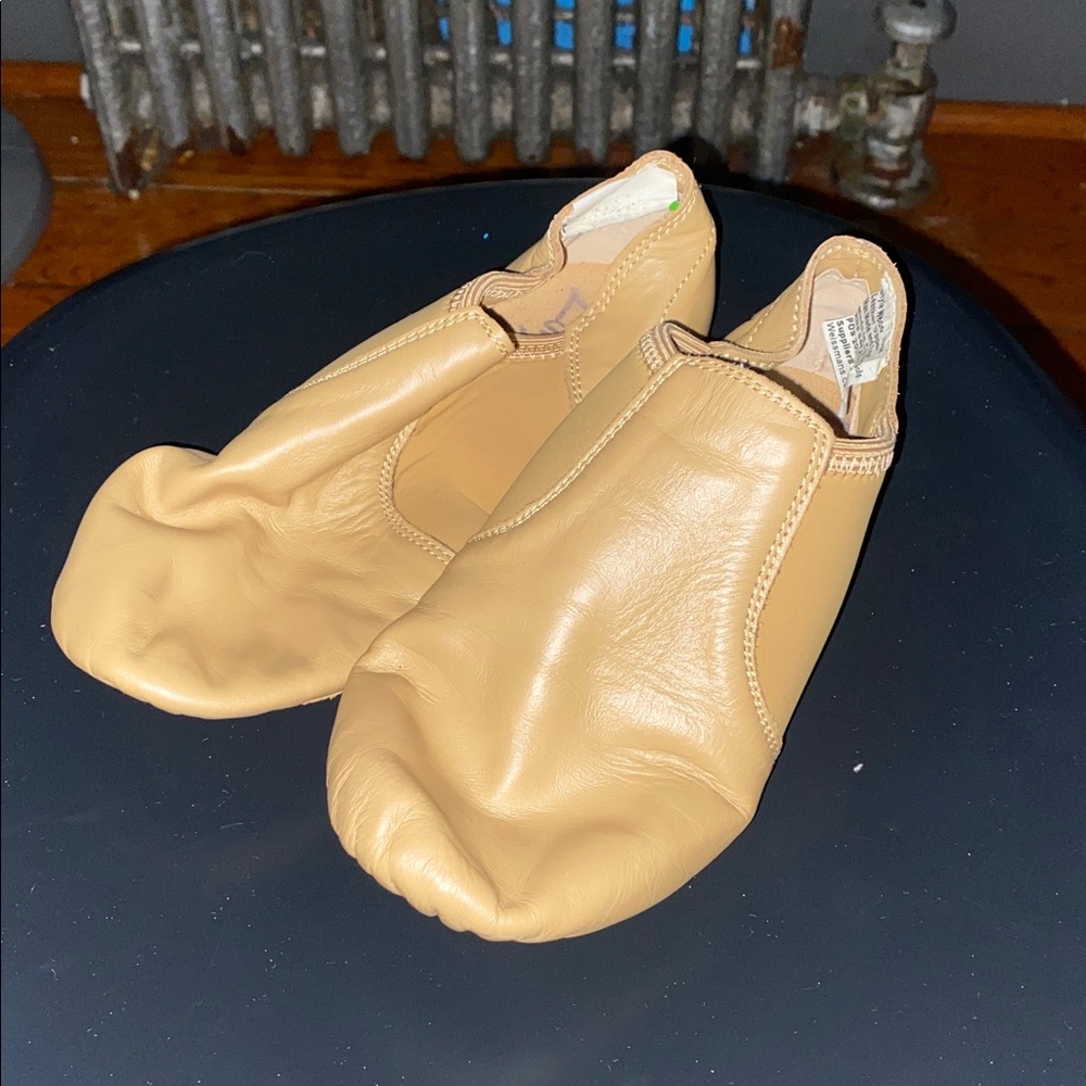 Weissman, Tan Leather Slip-On dance shoes, size 3ym, style W800
